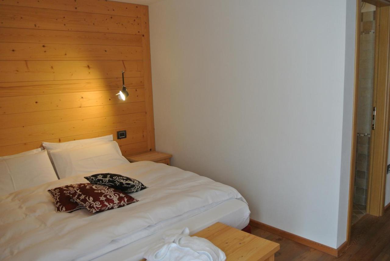 Hotel De Gletscher غريسّوني لا ترينيتي المظهر الخارجي الصورة