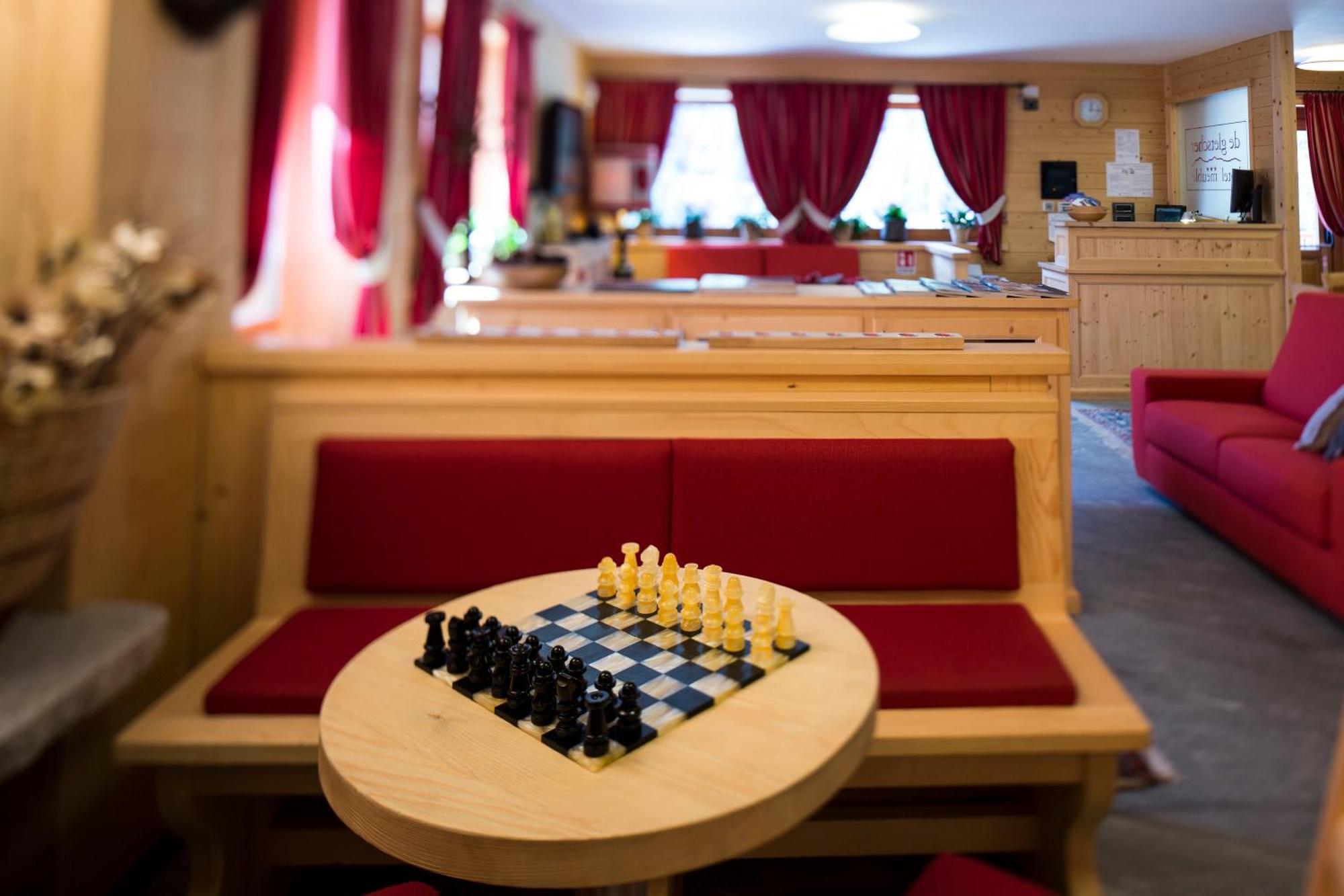 Hotel De Gletscher غريسّوني لا ترينيتي المظهر الخارجي الصورة