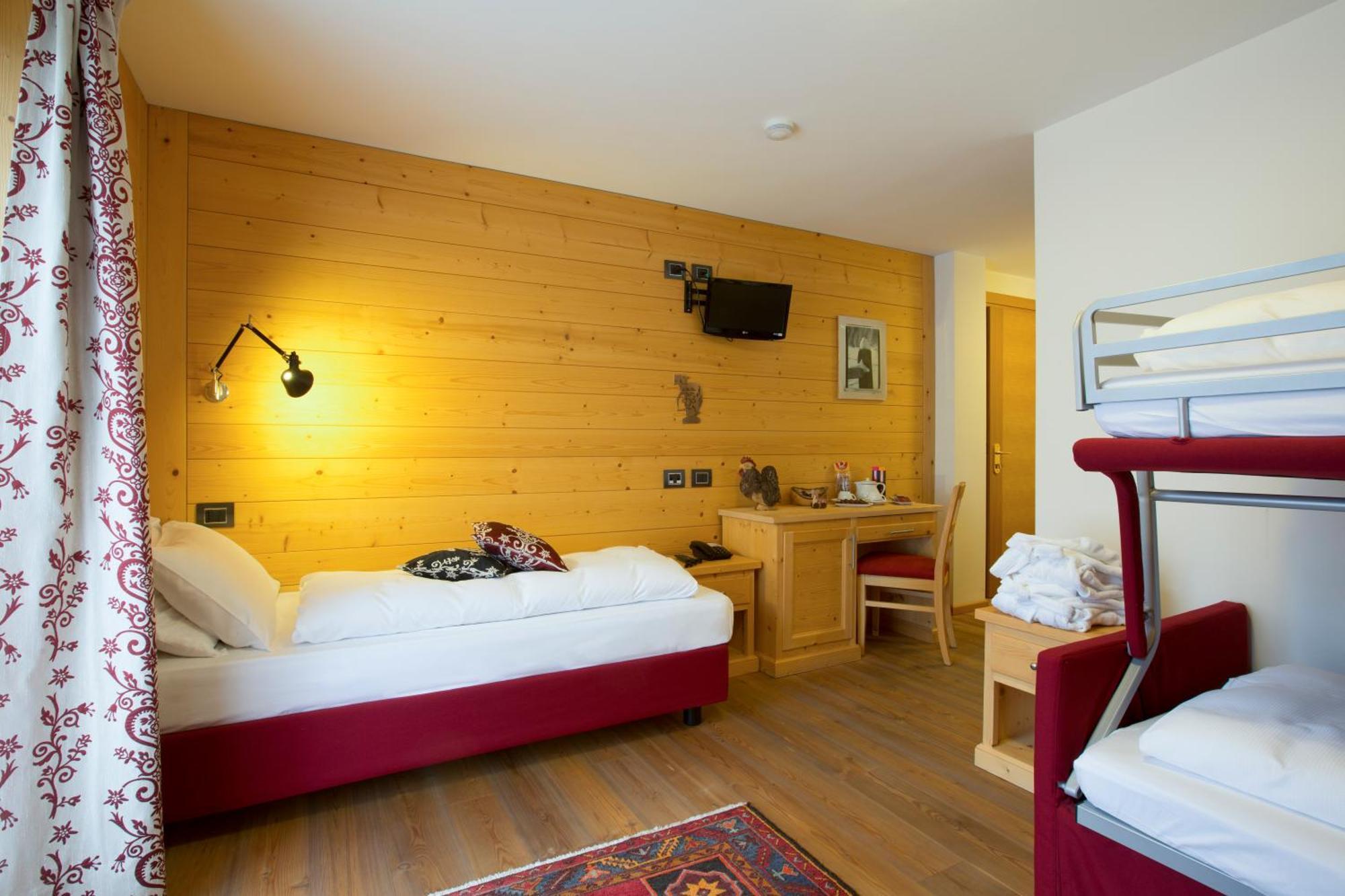 Hotel De Gletscher غريسّوني لا ترينيتي المظهر الخارجي الصورة